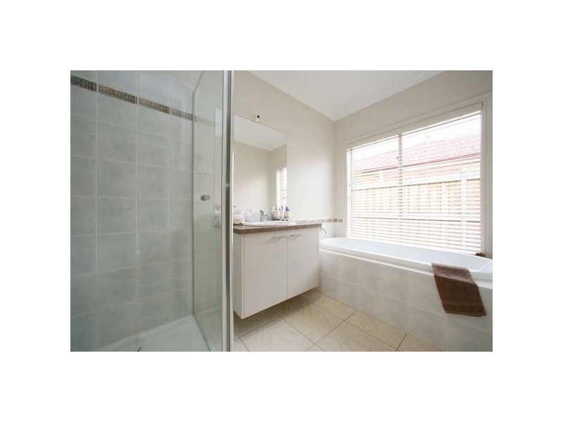 14 Sanctuary Crescent, Rowville VIC 3178