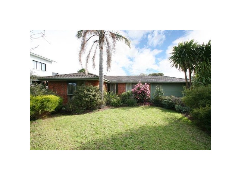 348 Dandelion Drive, Rowville VIC 3178
