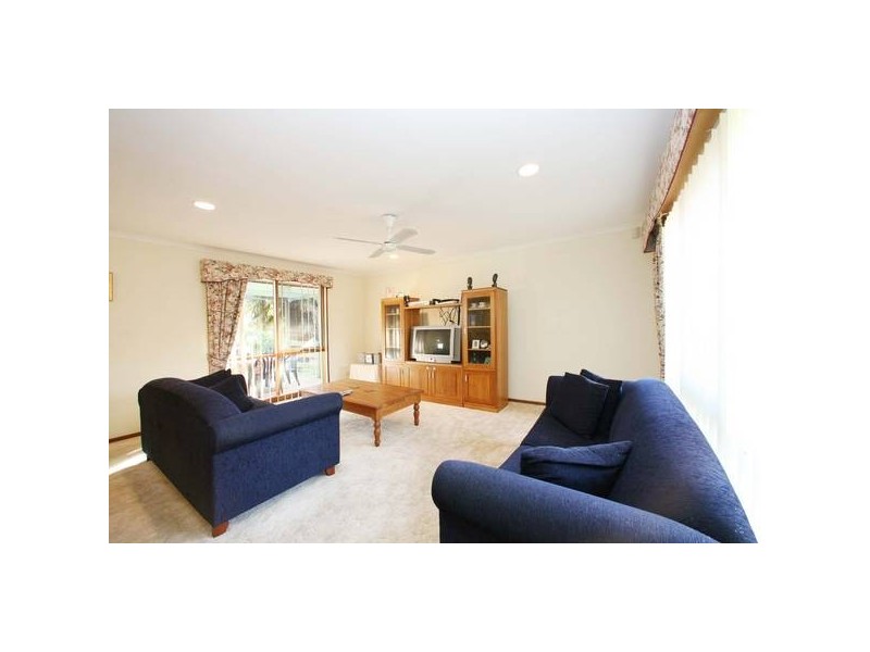 348 Dandelion Drive, Rowville VIC 3178