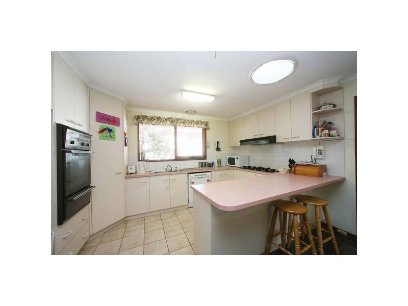 348 Dandelion Drive, Rowville VIC 3178