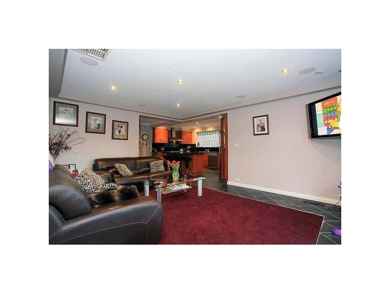 7 Chalmers Grove, Ferntree Gully VIC 3156