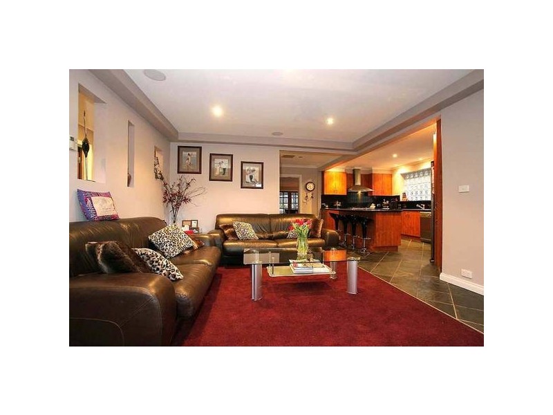7 Chalmers Grove, Ferntree Gully VIC 3156