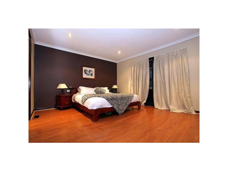 7 Chalmers Grove, Ferntree Gully VIC 3156