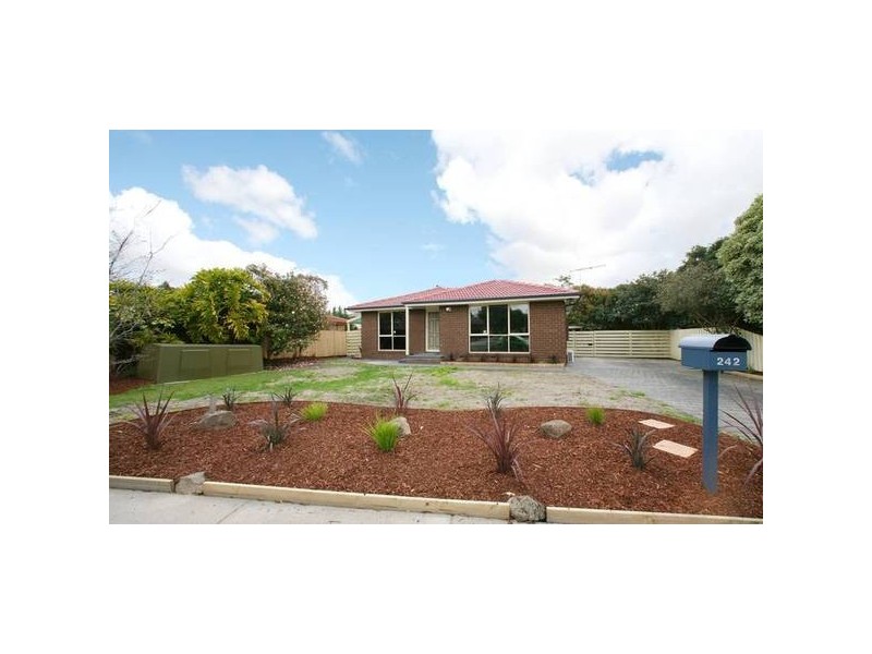 242 Dandelion Drive, Rowville VIC 3178