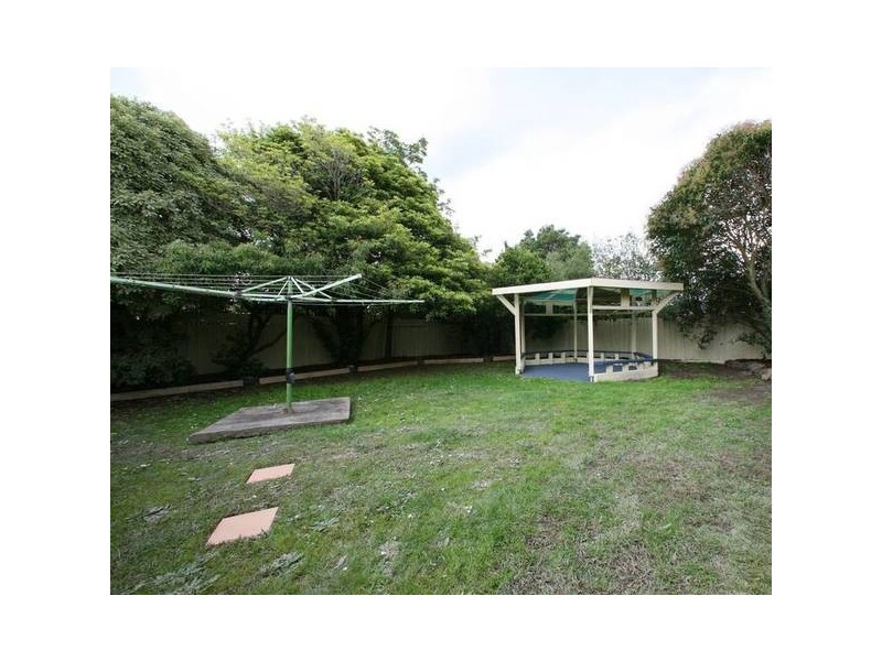 242 Dandelion Drive, Rowville VIC 3178