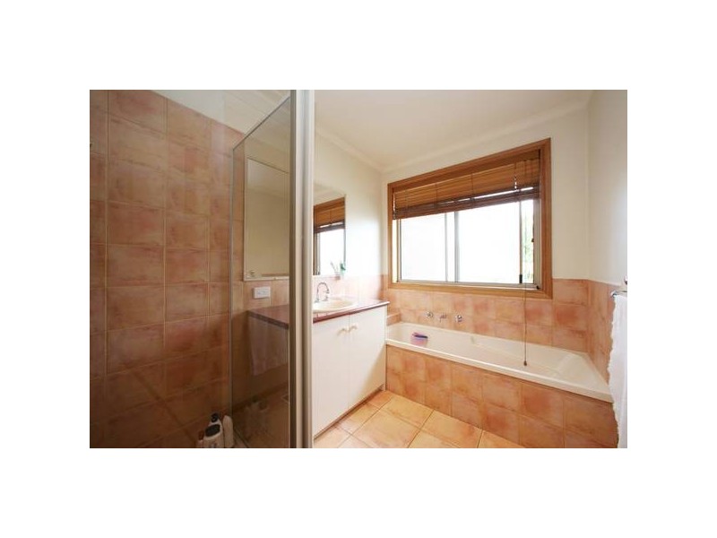 70 Clauscen Drive, Rowville VIC 3178