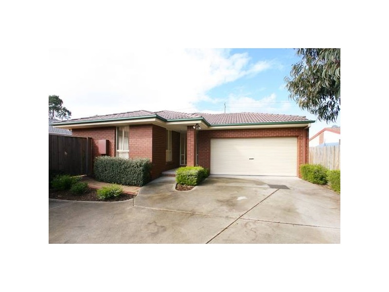 2/2 Lambourne Avenue, Rowville VIC 3178