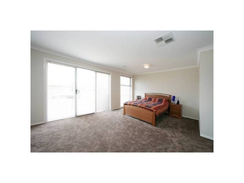 15 Riparian Way, Ferntree Gully VIC 3156