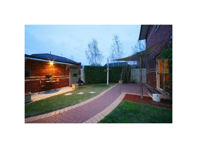 2/14 Yvette Drive, Rowville VIC 3178