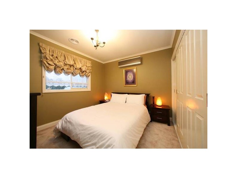 2/14 Yvette Drive, Rowville VIC 3178