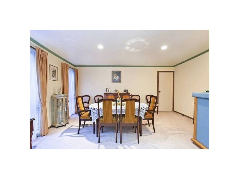 6 Ladonga Place, Rowville VIC 3178