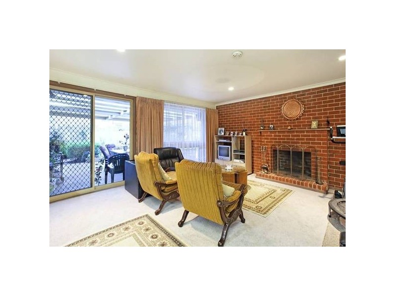 6 Ladonga Place, Rowville VIC 3178