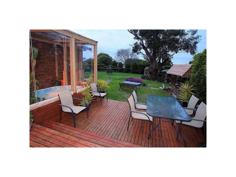 15 Tetragona Quadrant, Rowville VIC 3178