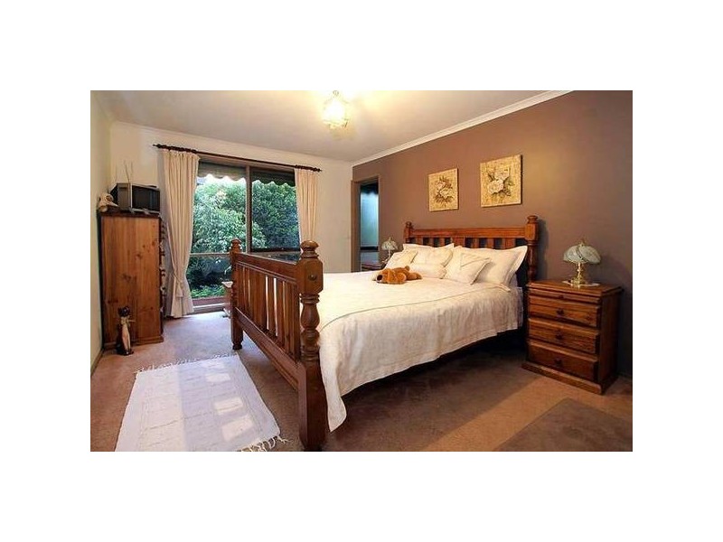 15 Tetragona Quadrant, Rowville VIC 3178