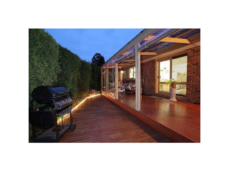 15 Tetragona Quadrant, Rowville VIC 3178