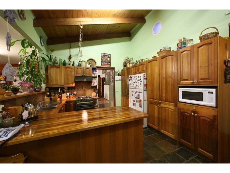 68 Churchill Park Drive, Lysterfield South VIC 3156