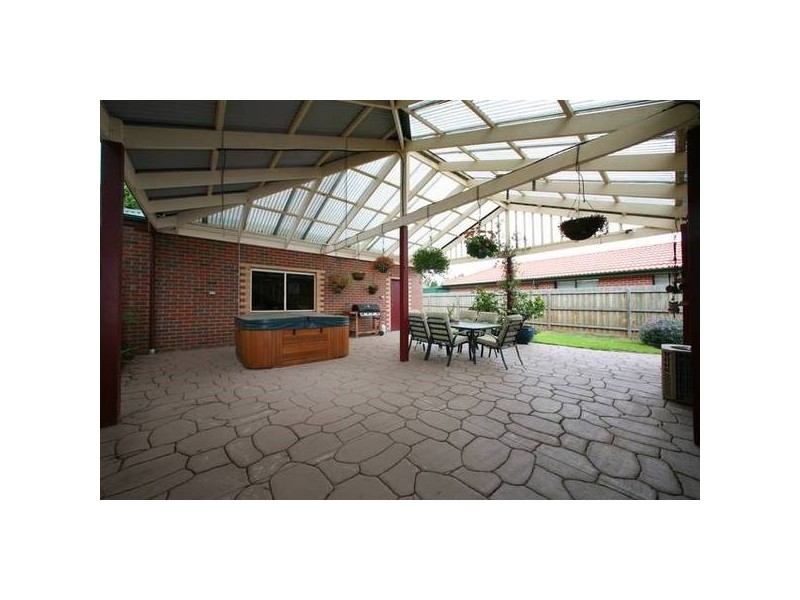 28 Segarta Circuit, Ferntree Gully VIC 3156