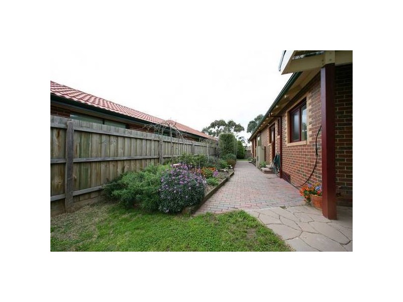 28 Segarta Circuit, Ferntree Gully VIC 3156