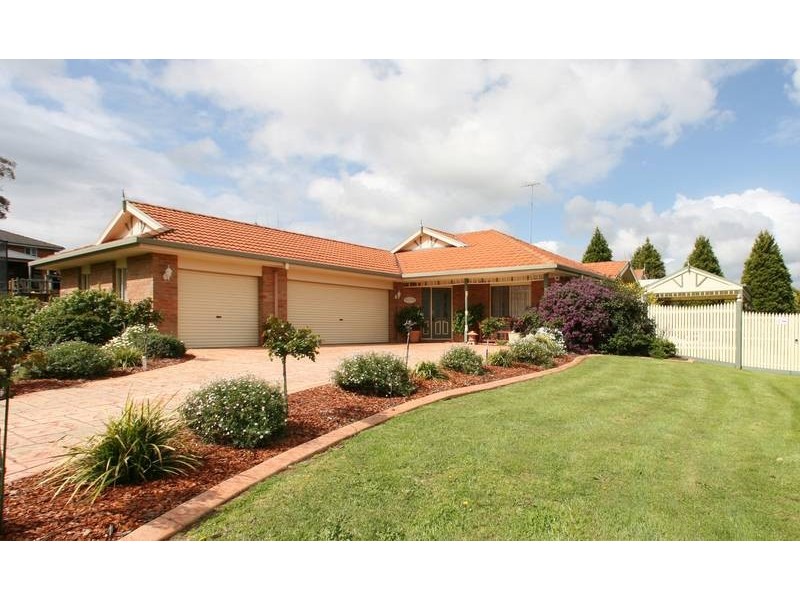 8 Moonlight Drive, Lysterfield VIC 3156