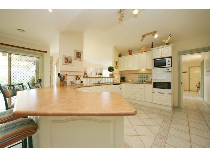 8 Moonlight Drive, Lysterfield VIC 3156