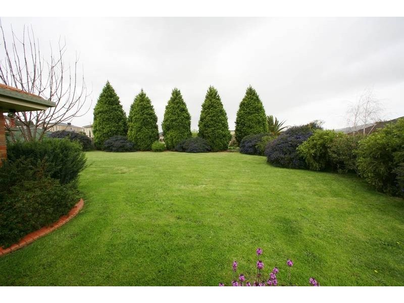 8 Moonlight Drive, Lysterfield VIC 3156
