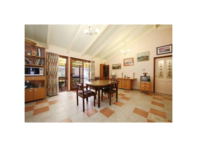 17 Crusoe Drive, Lysterfield VIC 3156