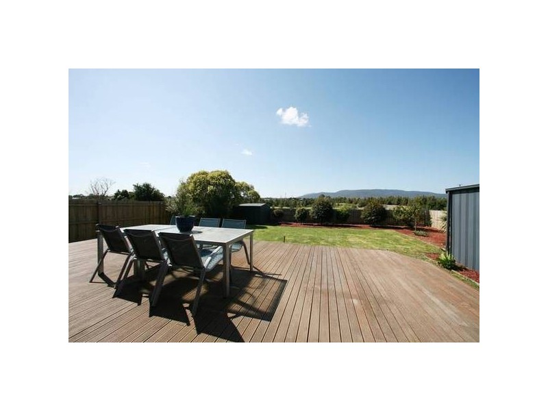 12 Valleyview Drive, Rowville VIC 3178