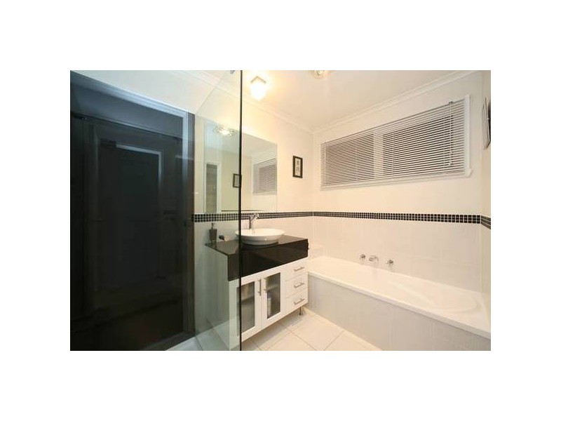 12 Valleyview Drive, Rowville VIC 3178