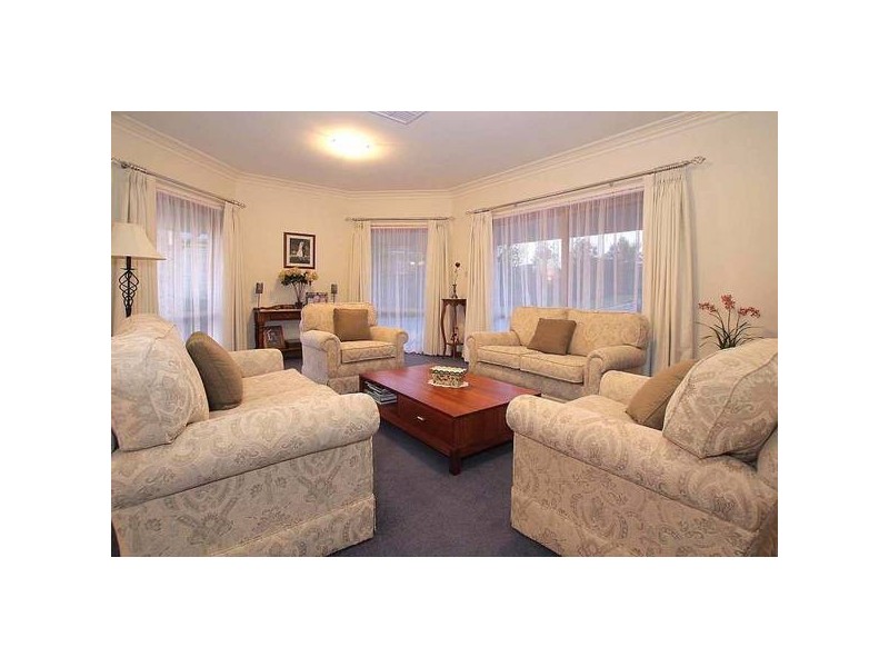 92 Grange Drive, Lysterfield VIC 3156