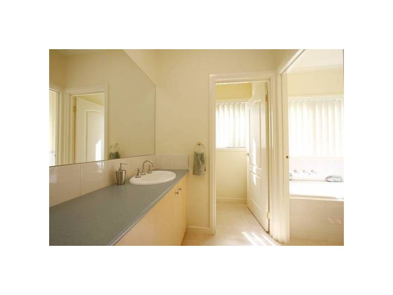 37 Victoria Knox Avenue, Rowville VIC 3178