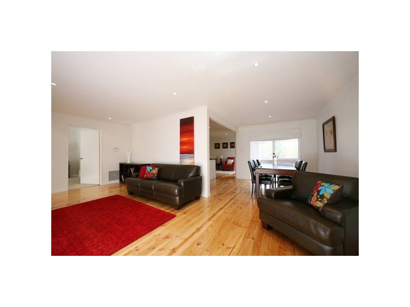 151 Windermere Drive, Ferntree Gully VIC 3156