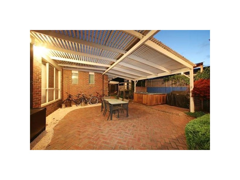 26 Buckingham Drive, Rowville VIC 3178