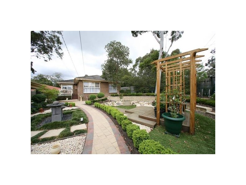 3 Greenaway Drive, Ferntree Gully VIC 3156