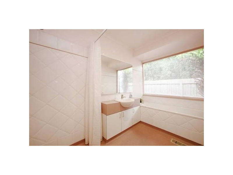 3 Greenaway Drive, Ferntree Gully VIC 3156