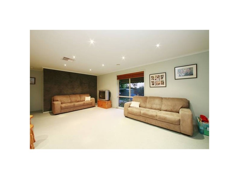 8 Damelio Court, Rowville VIC 3178