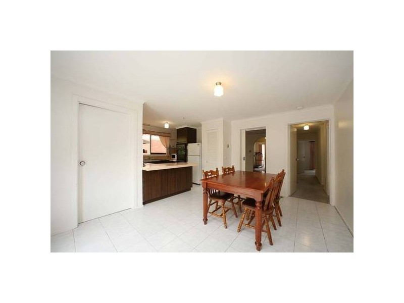 145 Dandelion Drive, Rowville VIC 3178