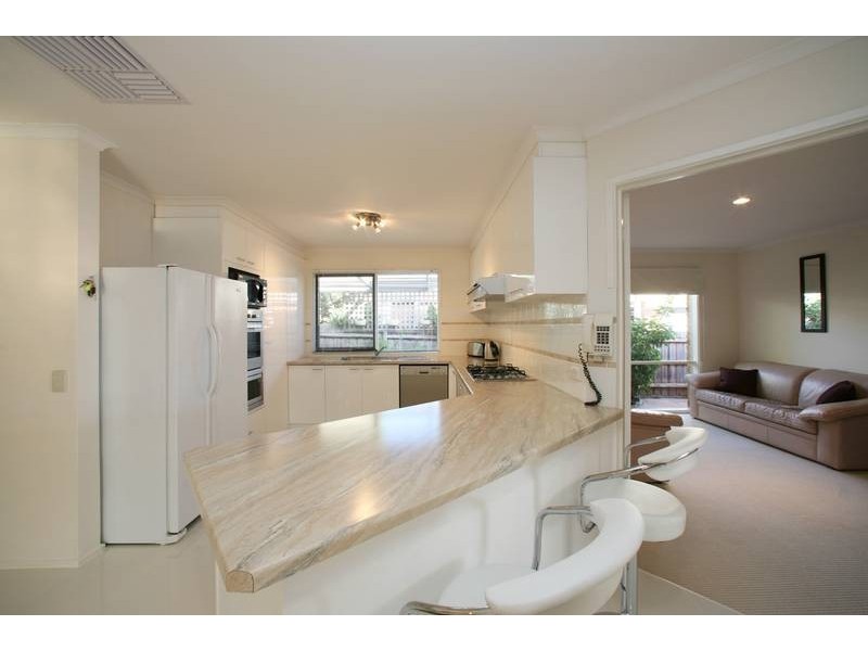 325 Dandelion Drive, Rowville VIC 3178