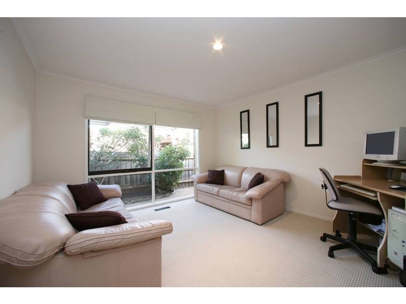 325 Dandelion Drive, Rowville VIC 3178