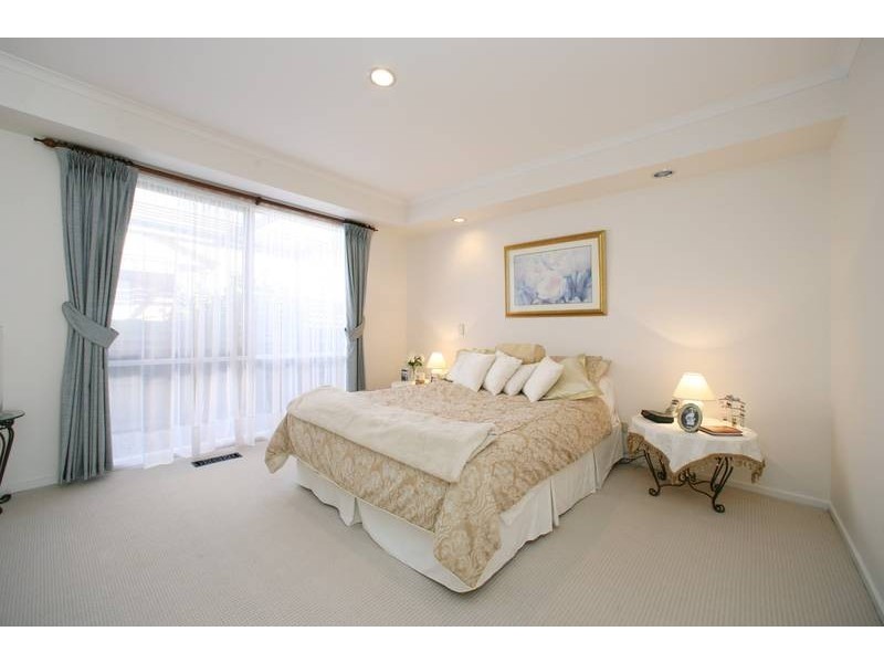 325 Dandelion Drive, Rowville VIC 3178