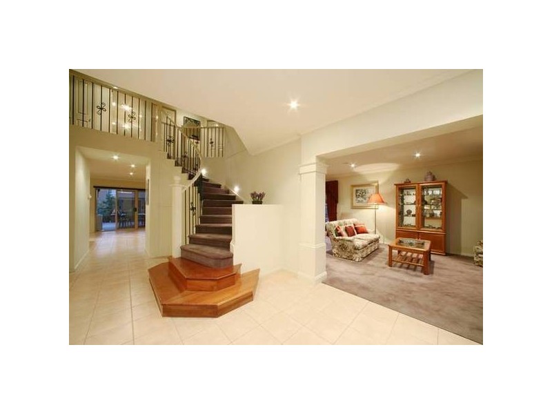 17 Langhorne Crescent, Rowville VIC 3178