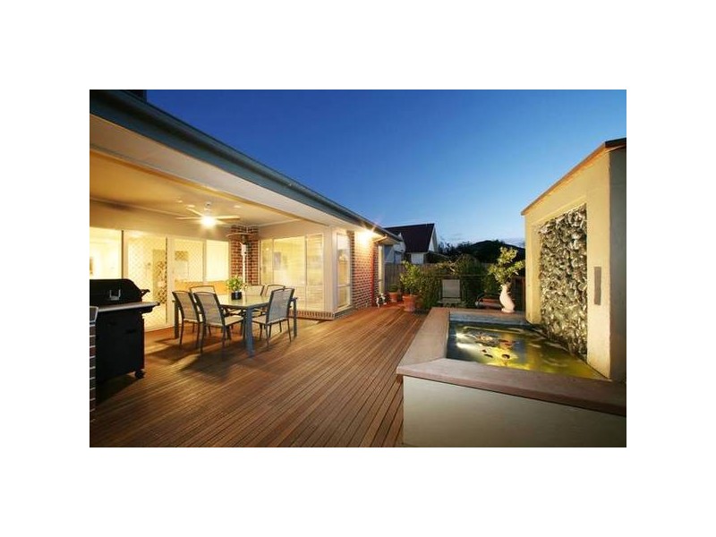 17 Langhorne Crescent, Rowville VIC 3178