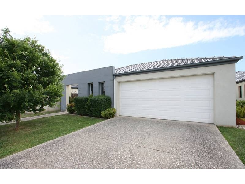 62 Sovereign Manors Crescent, Rowville VIC 3178