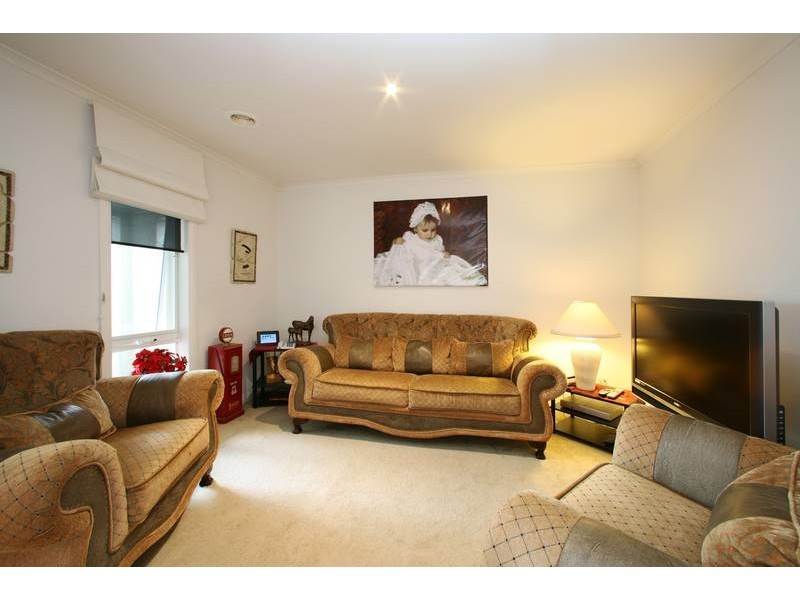 62 Sovereign Manors Crescent, Rowville VIC 3178