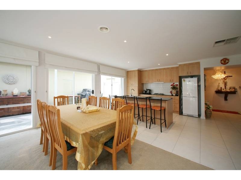 62 Sovereign Manors Crescent, Rowville VIC 3178