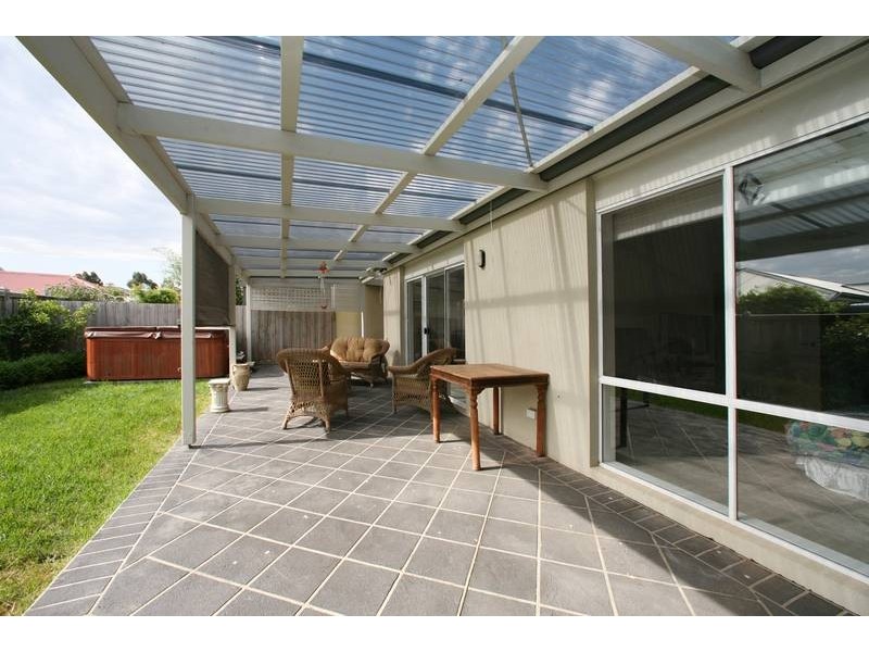 62 Sovereign Manors Crescent, Rowville VIC 3178
