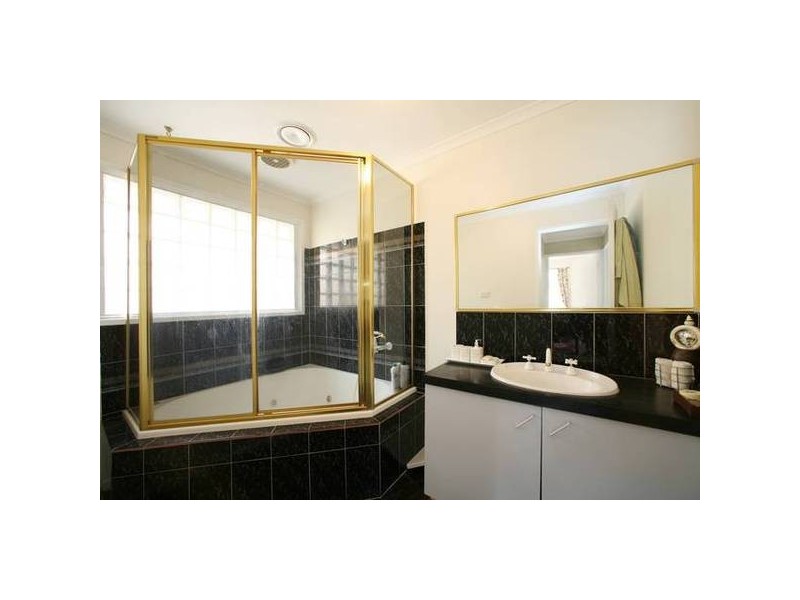 50 Balladonia Road, Rowville VIC 3178