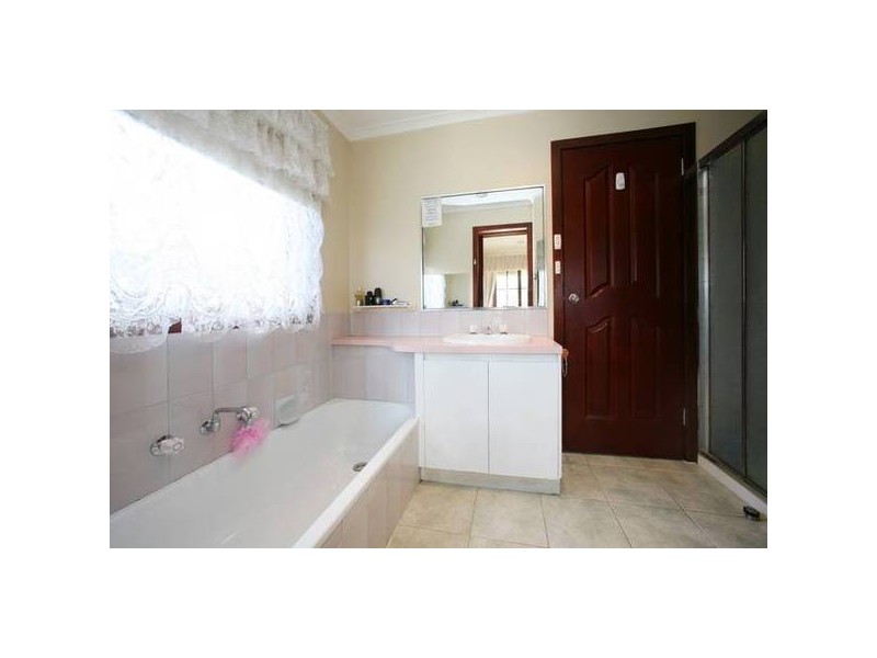 112 Lakesfield Drive, Lysterfield VIC 3156