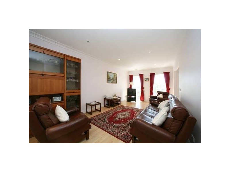 1/1 Lakeview Avenue, Rowville VIC 3178