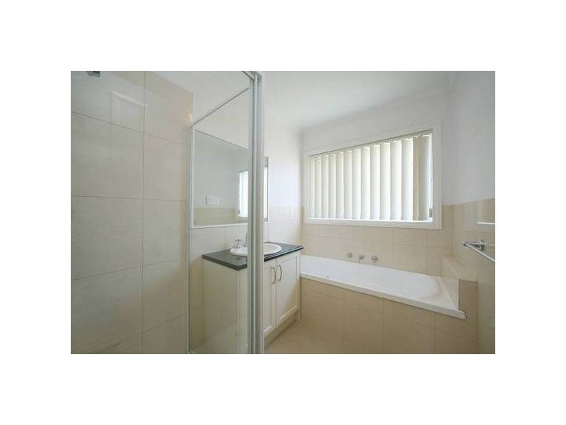 1/1 Lakeview Avenue, Rowville VIC 3178