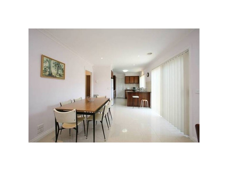 1/1 Lakeview Avenue, Rowville VIC 3178